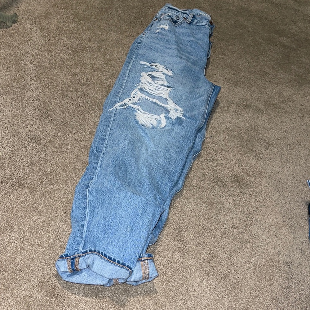 american eagle relaxed mom jeans